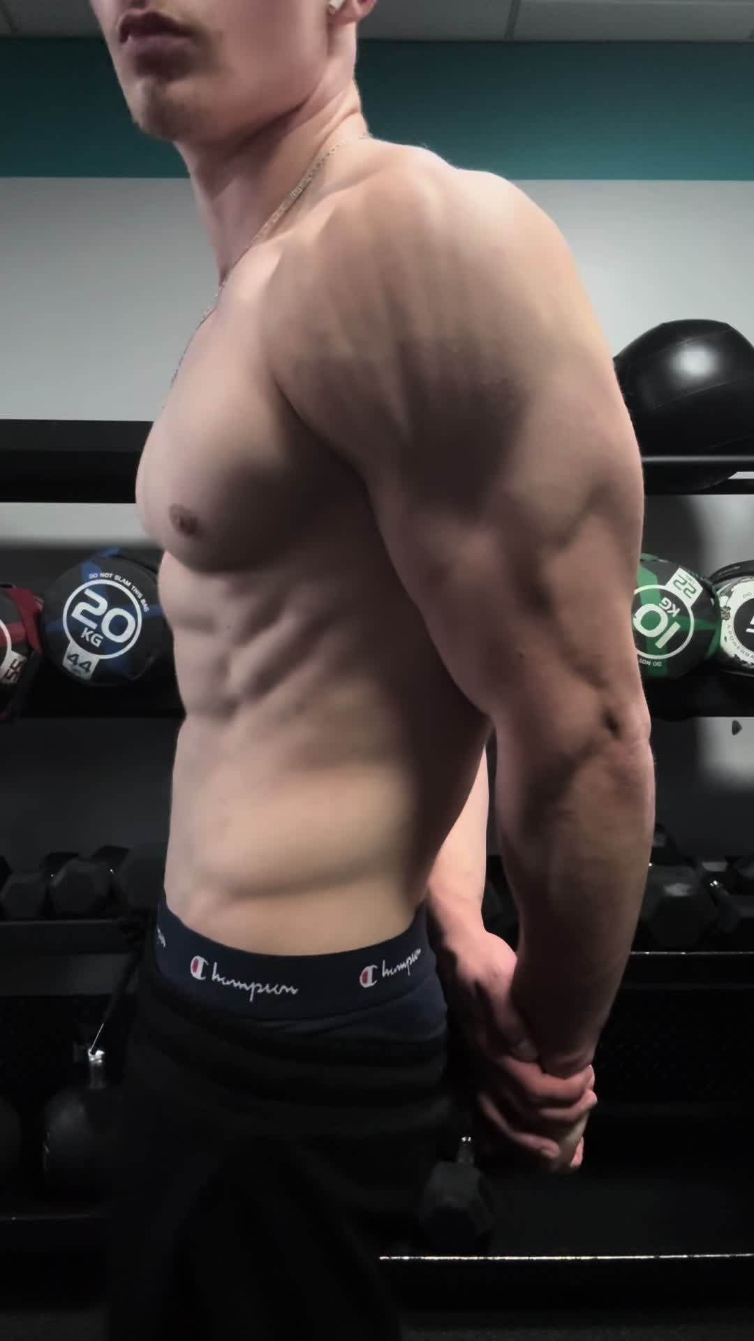 @justliftingheavyweights