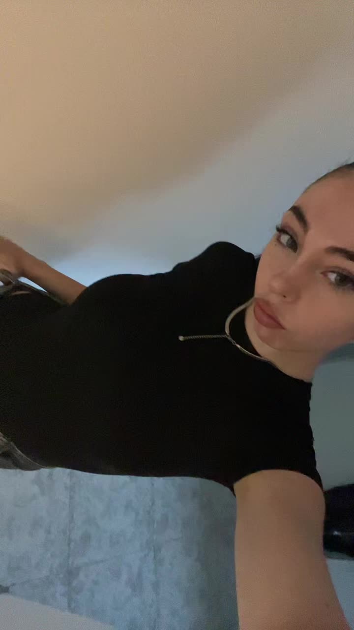 @Charly🦦