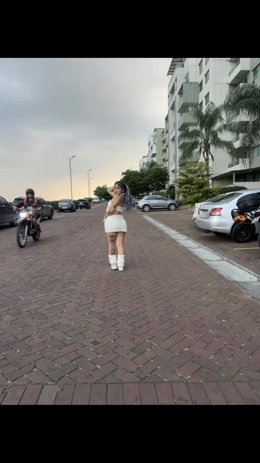 @Lacoloradatatuada🕸️