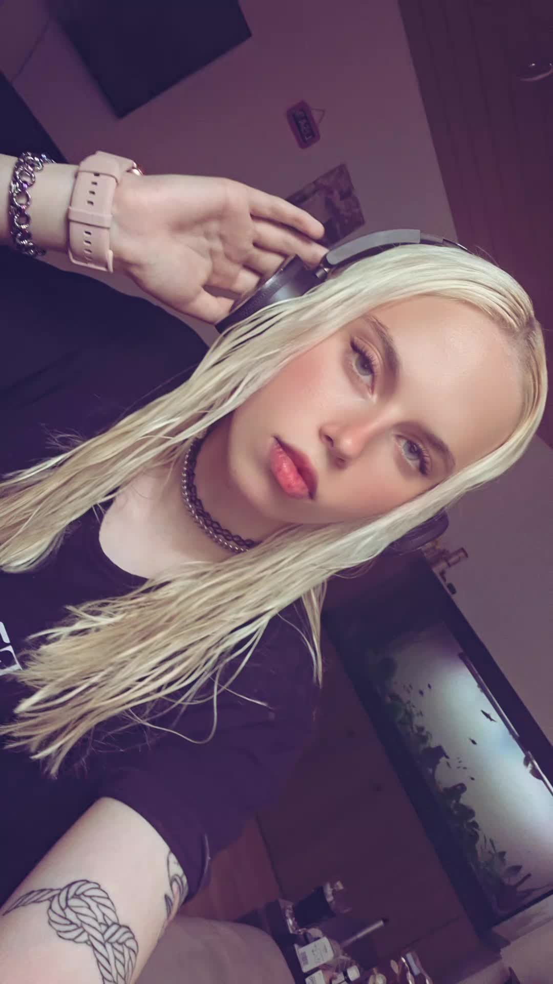 @𝐋𝐢𝐬𝐚