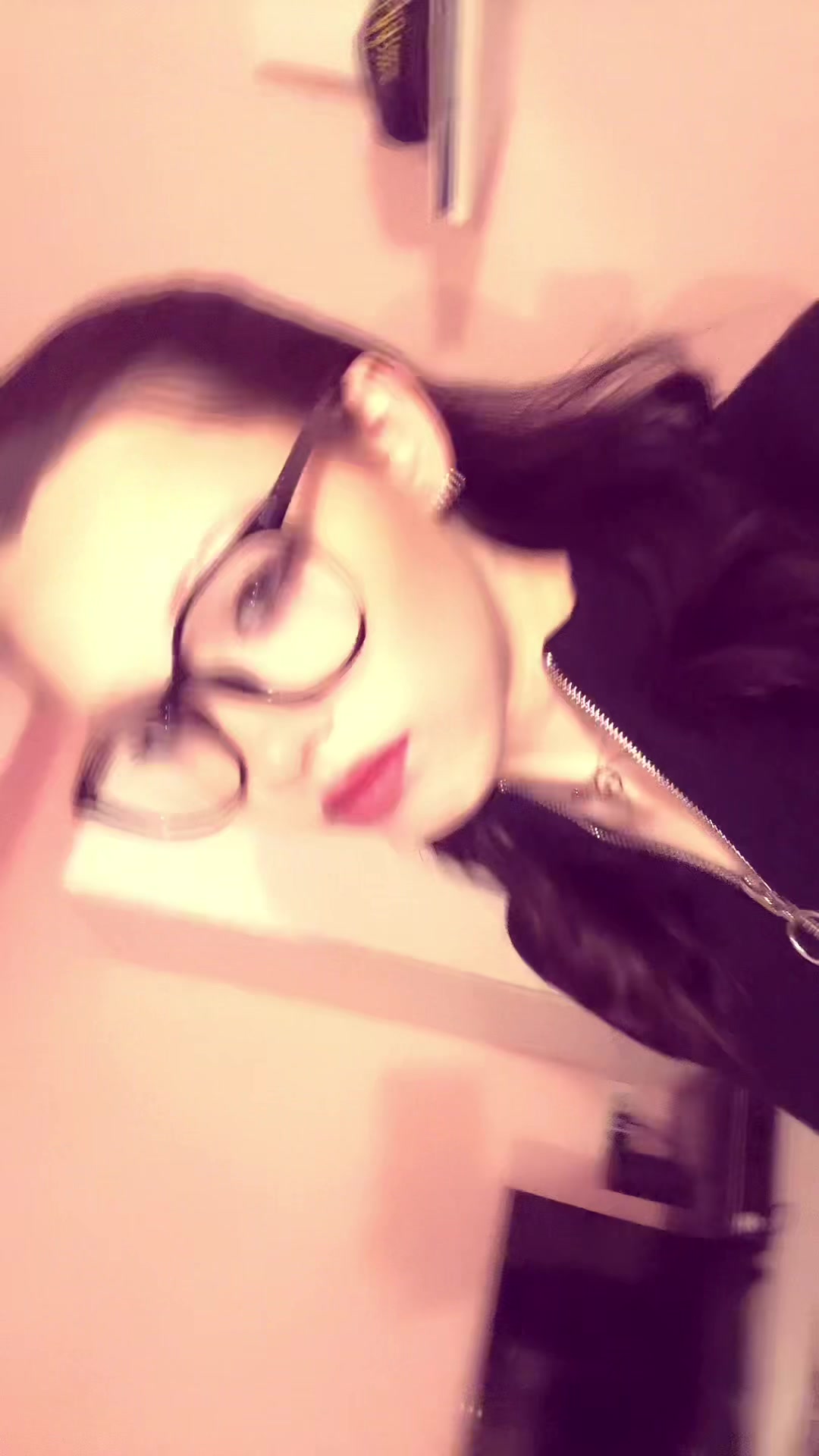 @𝑣𝑖𝑐𝑡𝑜𝑟𝑖𝑎