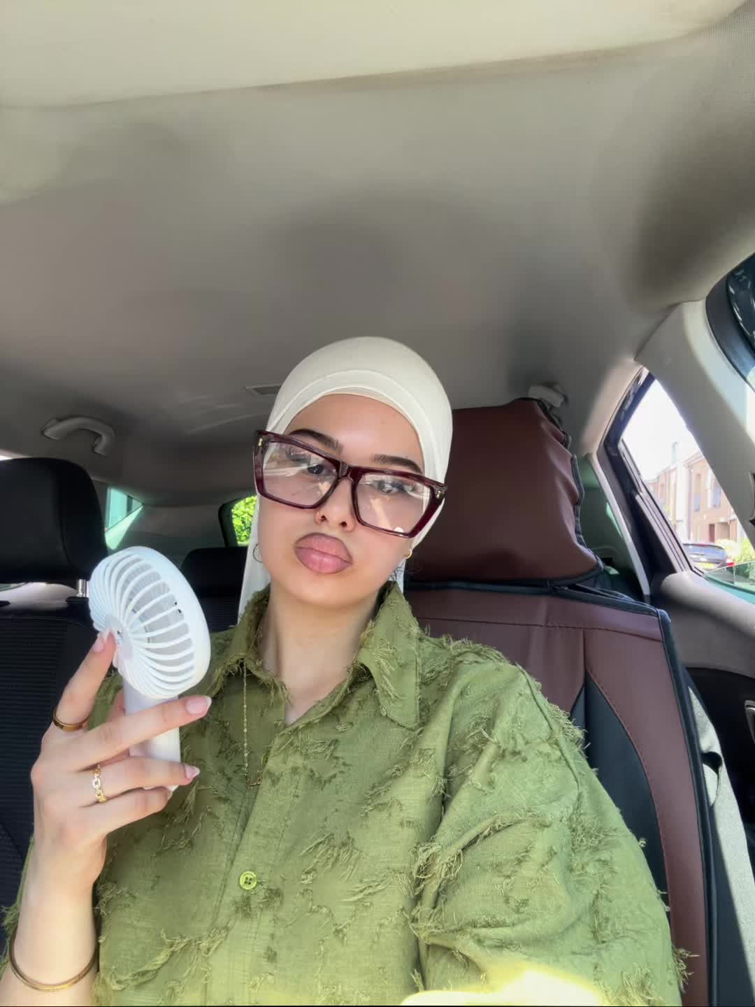 @ياسمين.