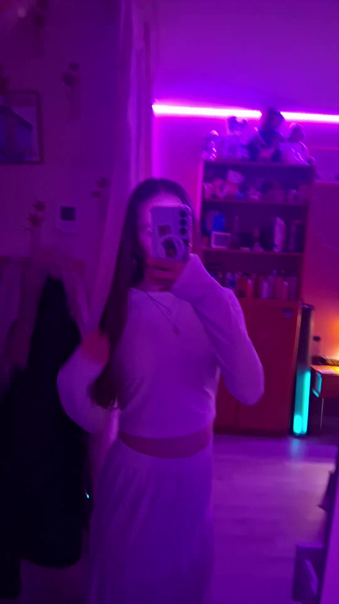 @𝐸'🤍
