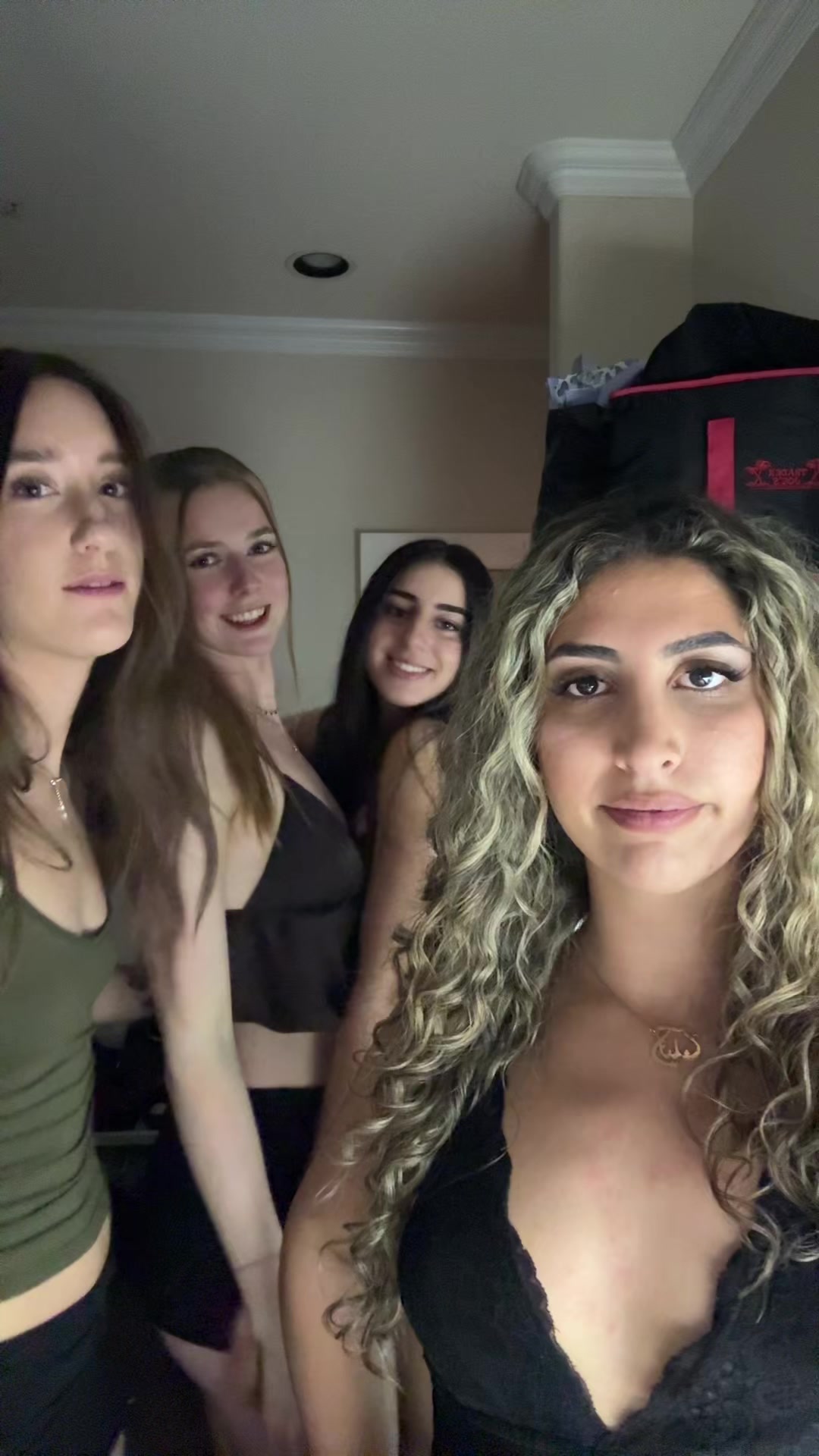 @notavin