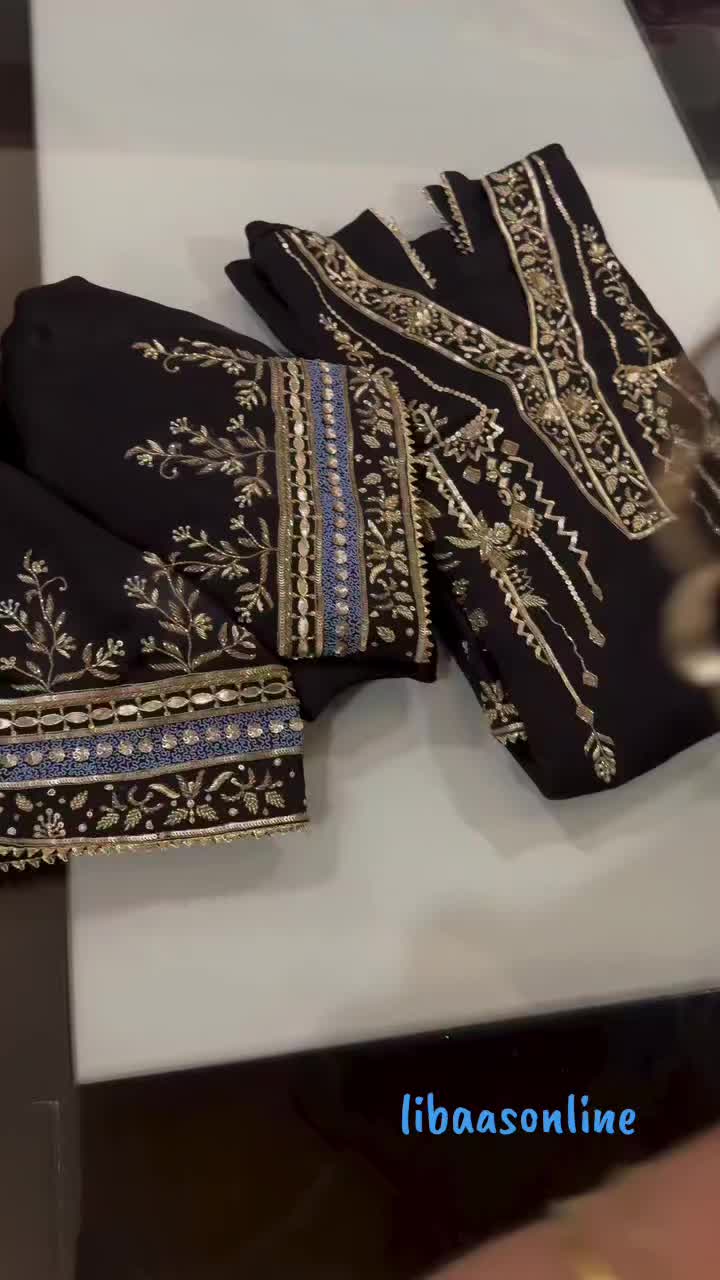 @ਲਿਬਾਸ by ਕੌਰ