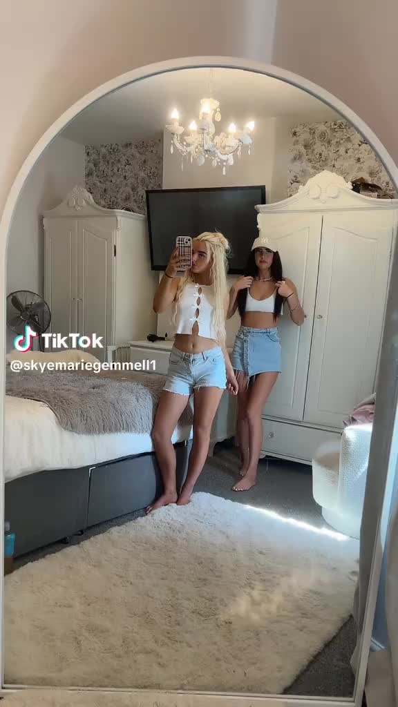 @Emily~Jane🍒