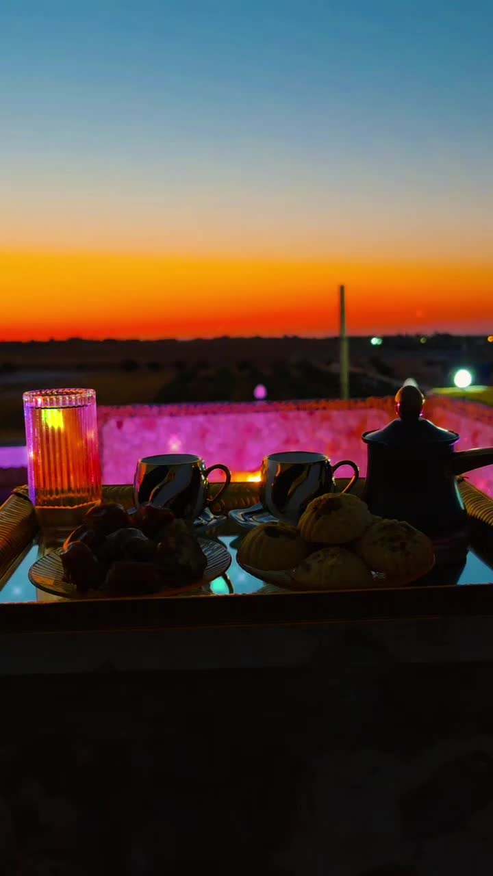 @حْوْرْ آلْعْيْنْ.