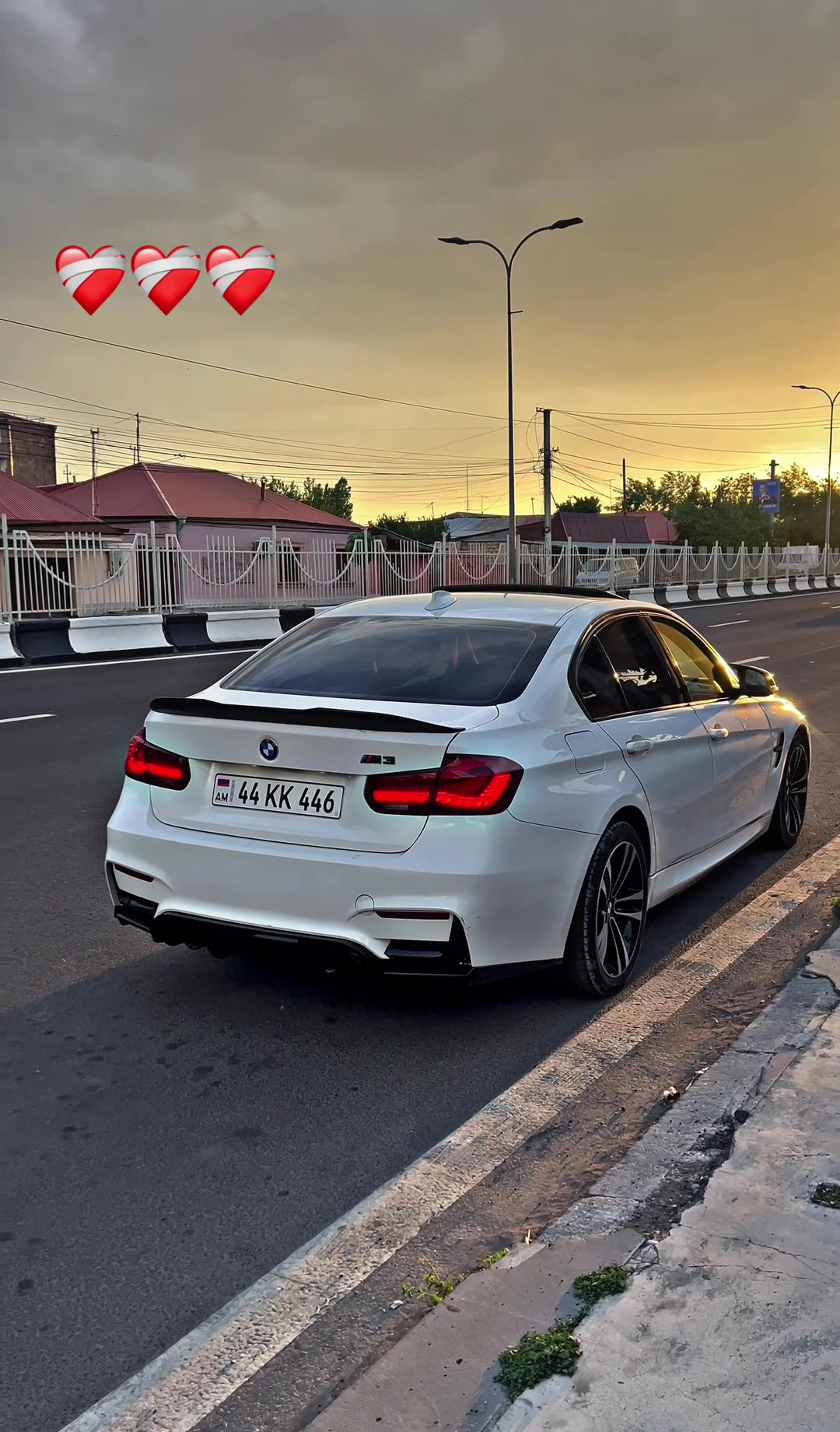 @F30_white