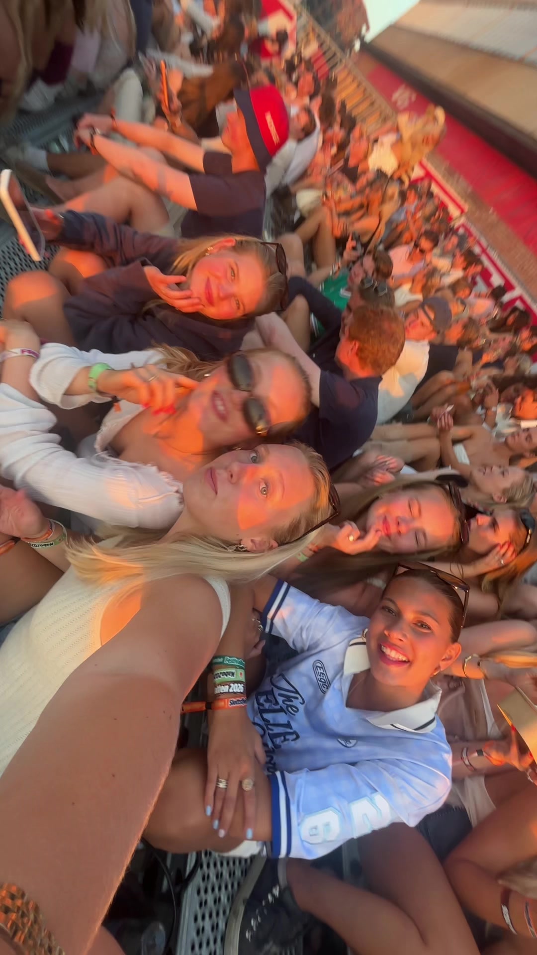 @JULIE ØSTERUD