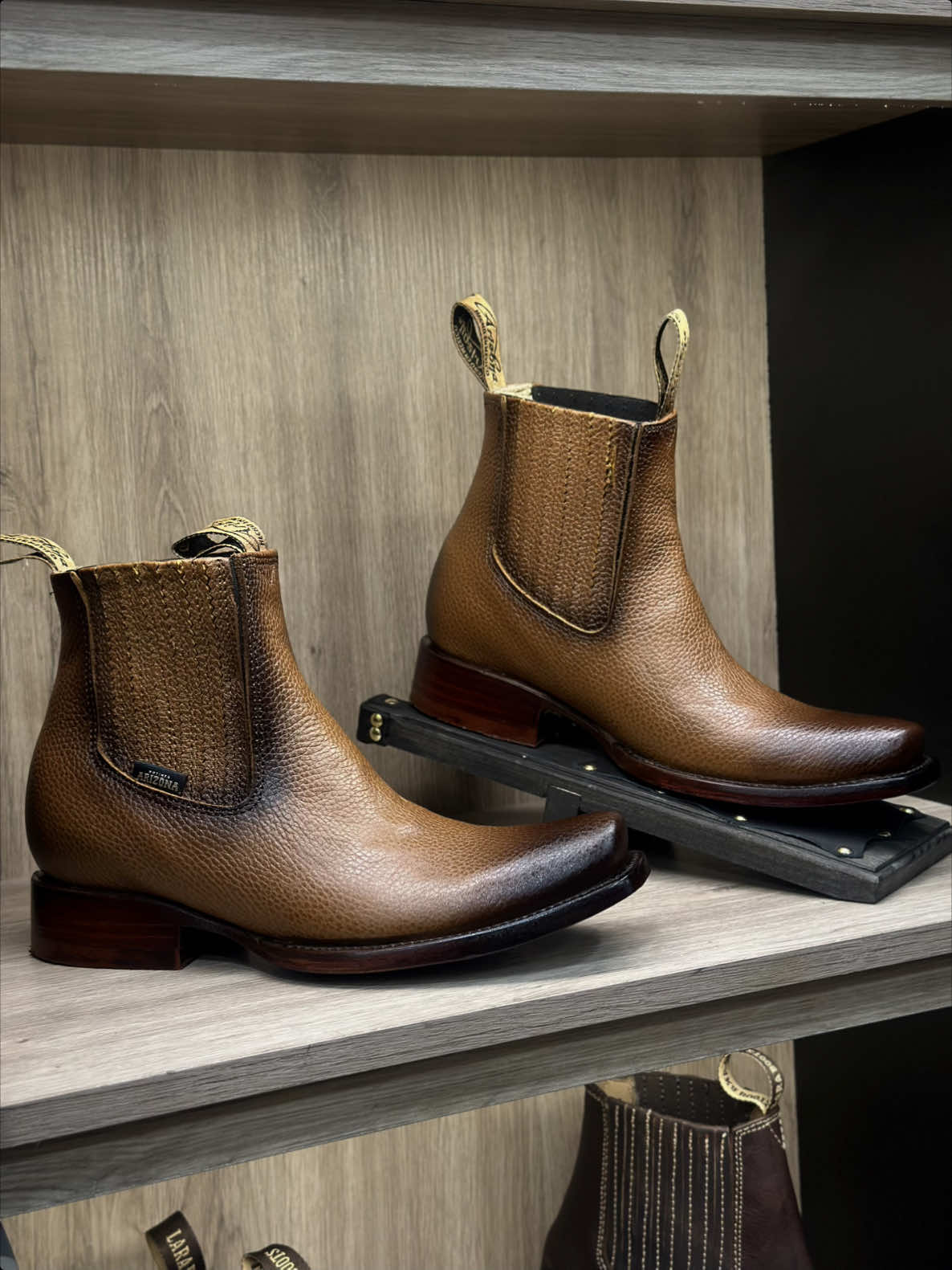 @Botas Lara boots