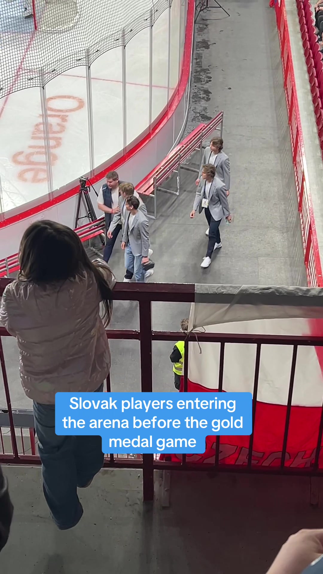 @Nicole Ven Hockey 🏒