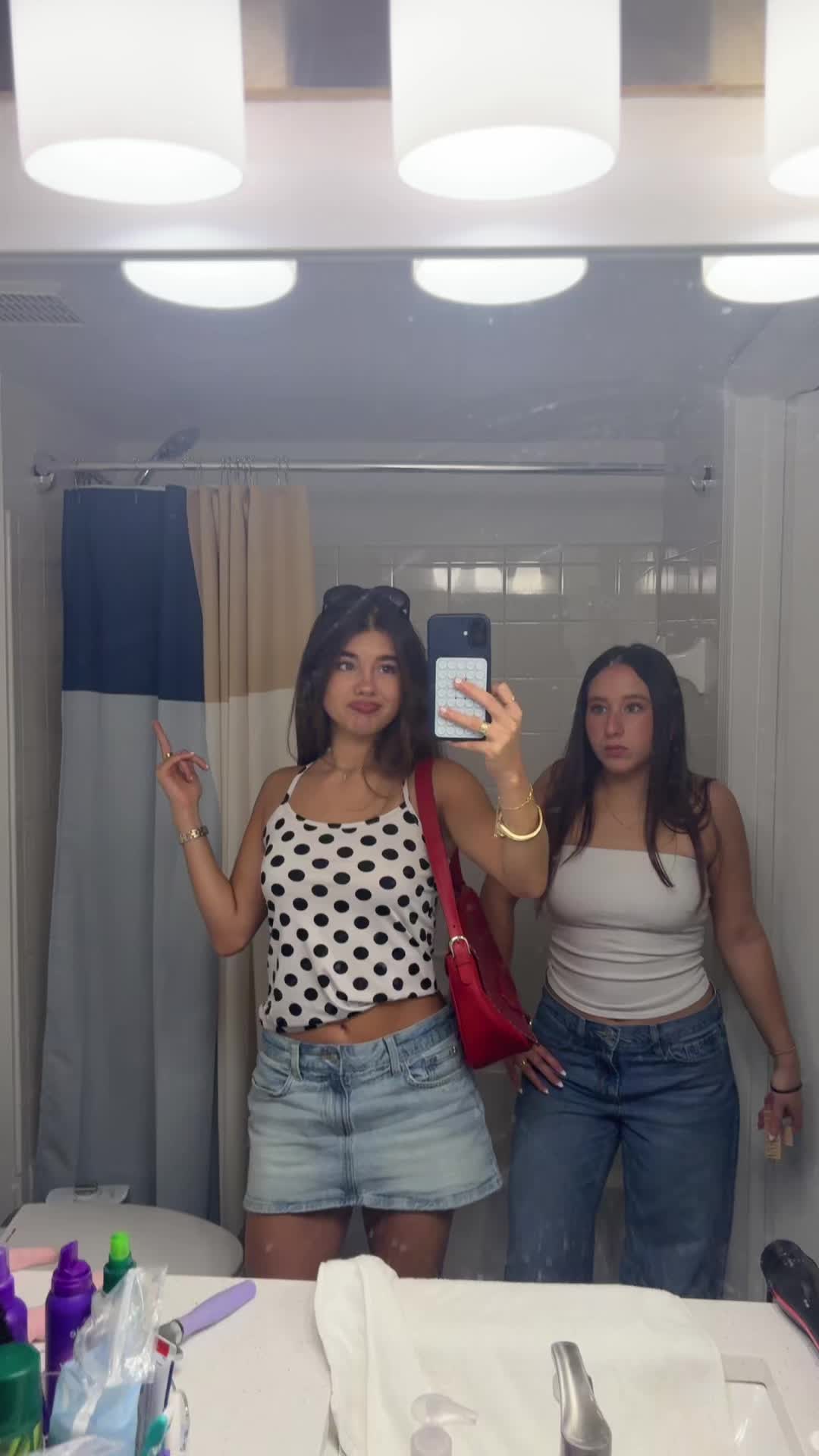 @THE ROOMIES!