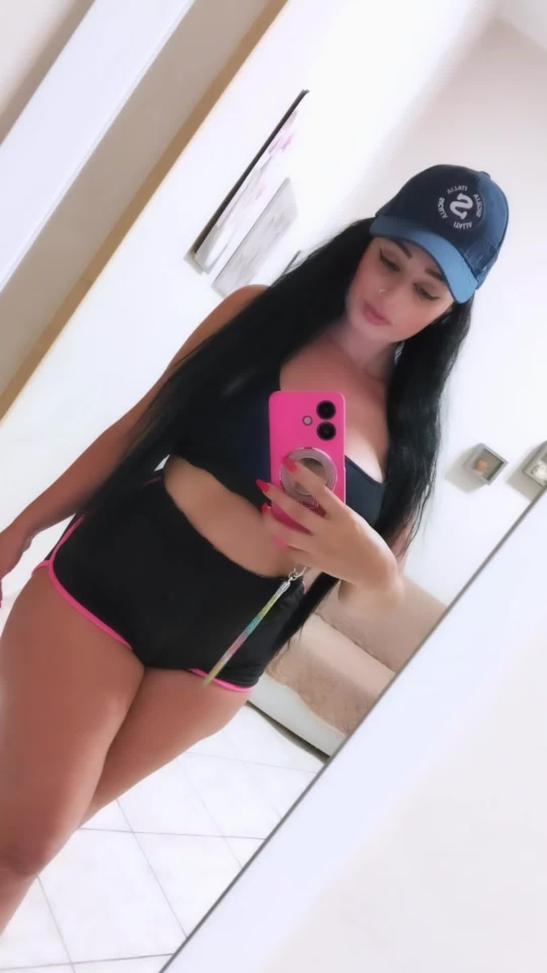 @❤️🅜︎🅔︎🅡︎🅨︎❤️