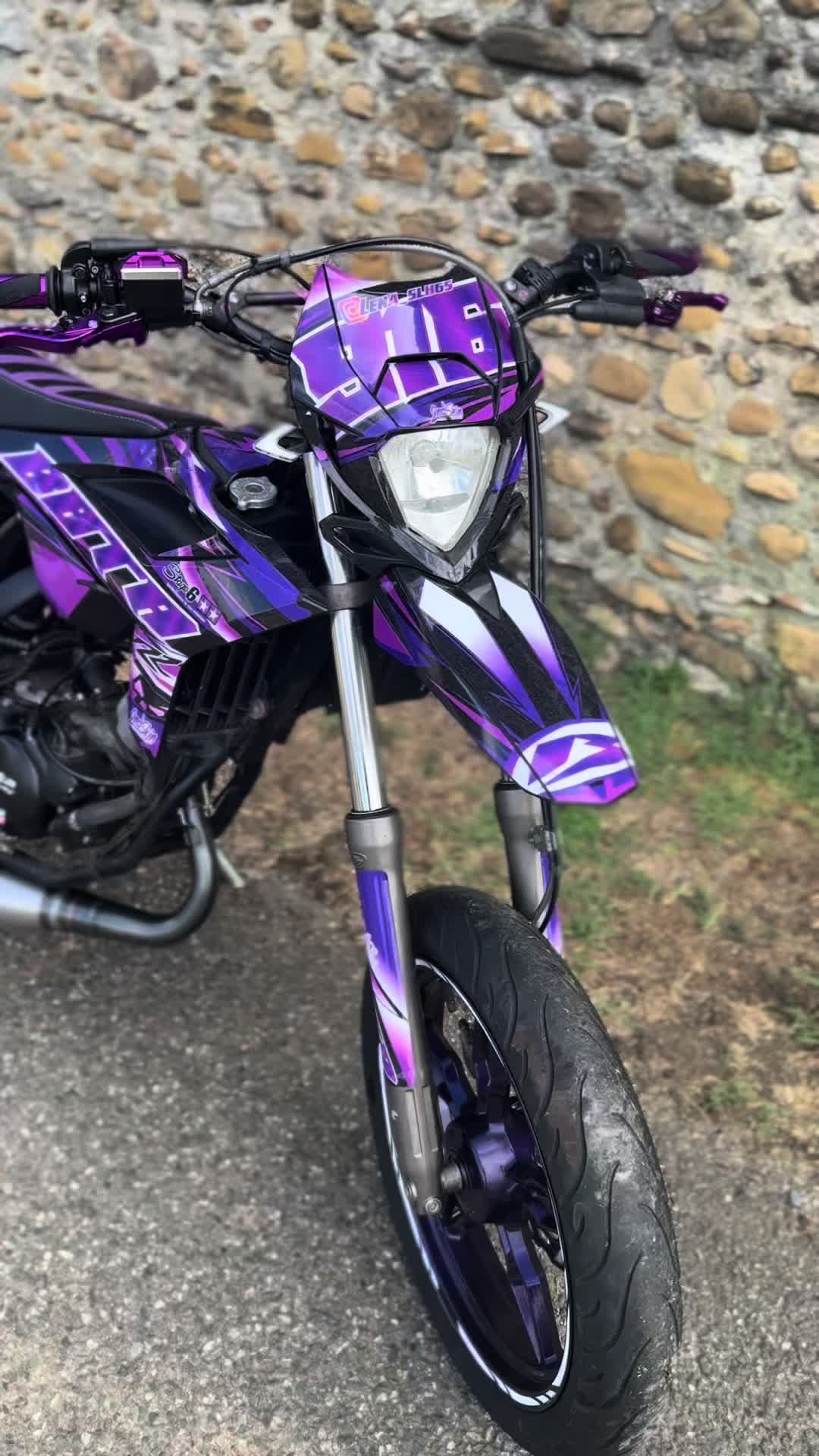 @2econdskin