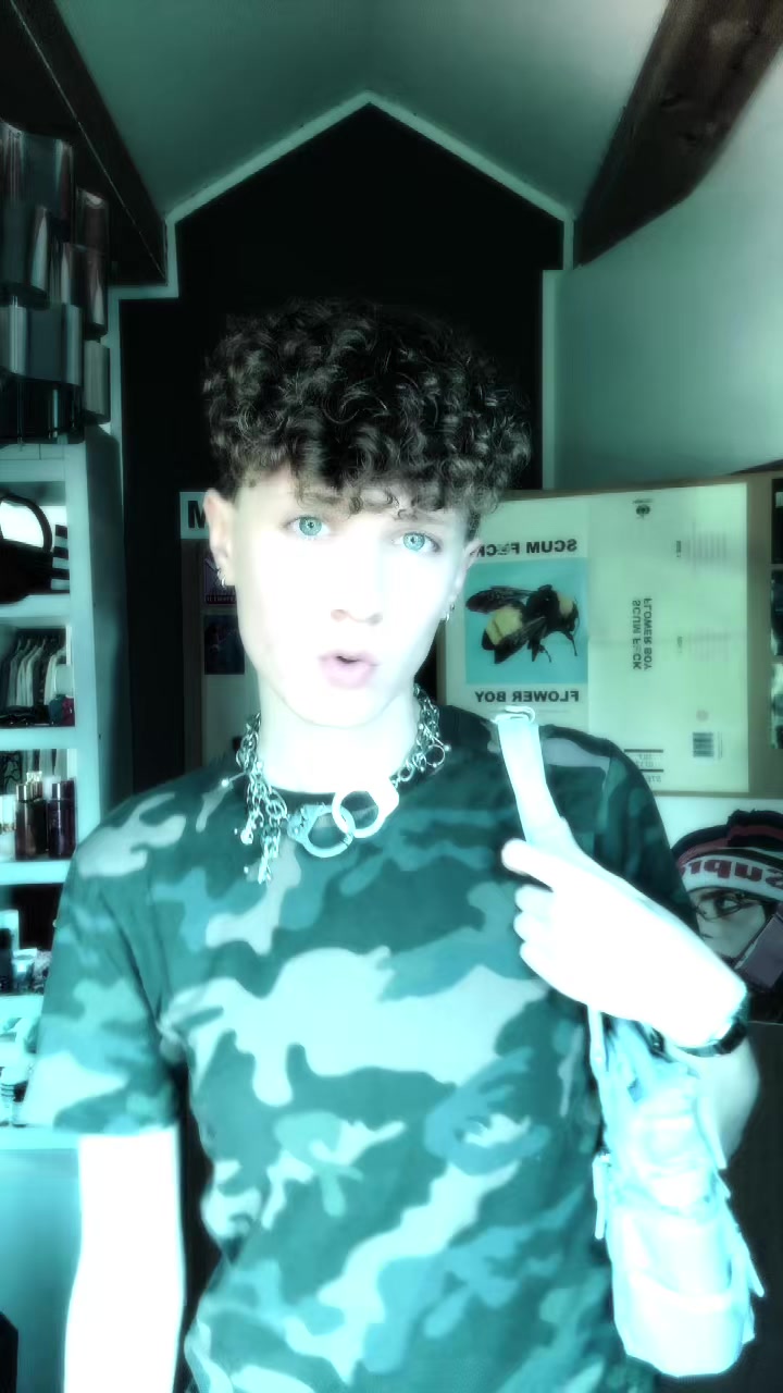 @julian⋆¥⭒¡˚。٠࣪⭑