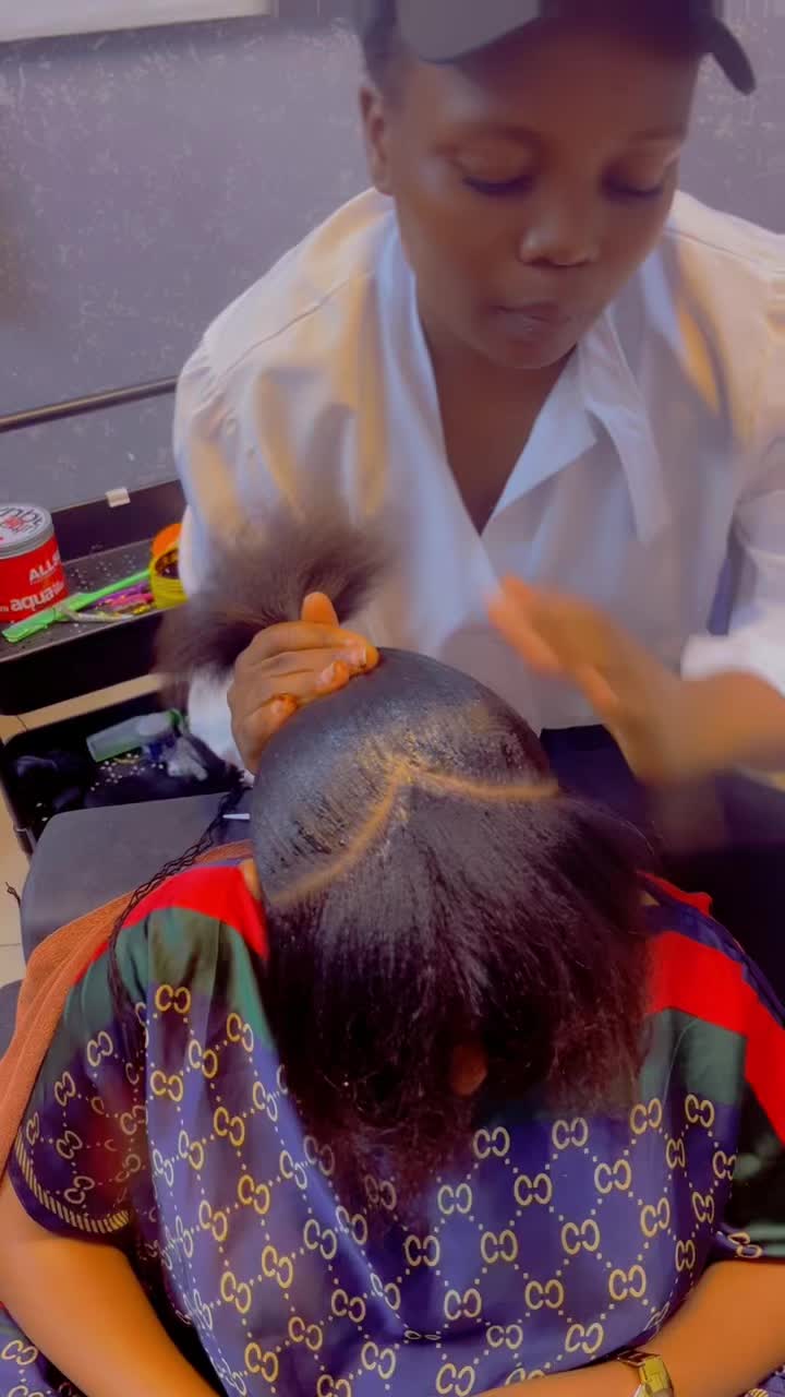 @Browneyez hairstylist