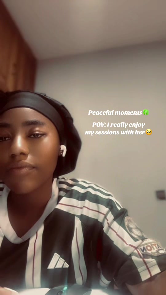 @Jove🖤🧸