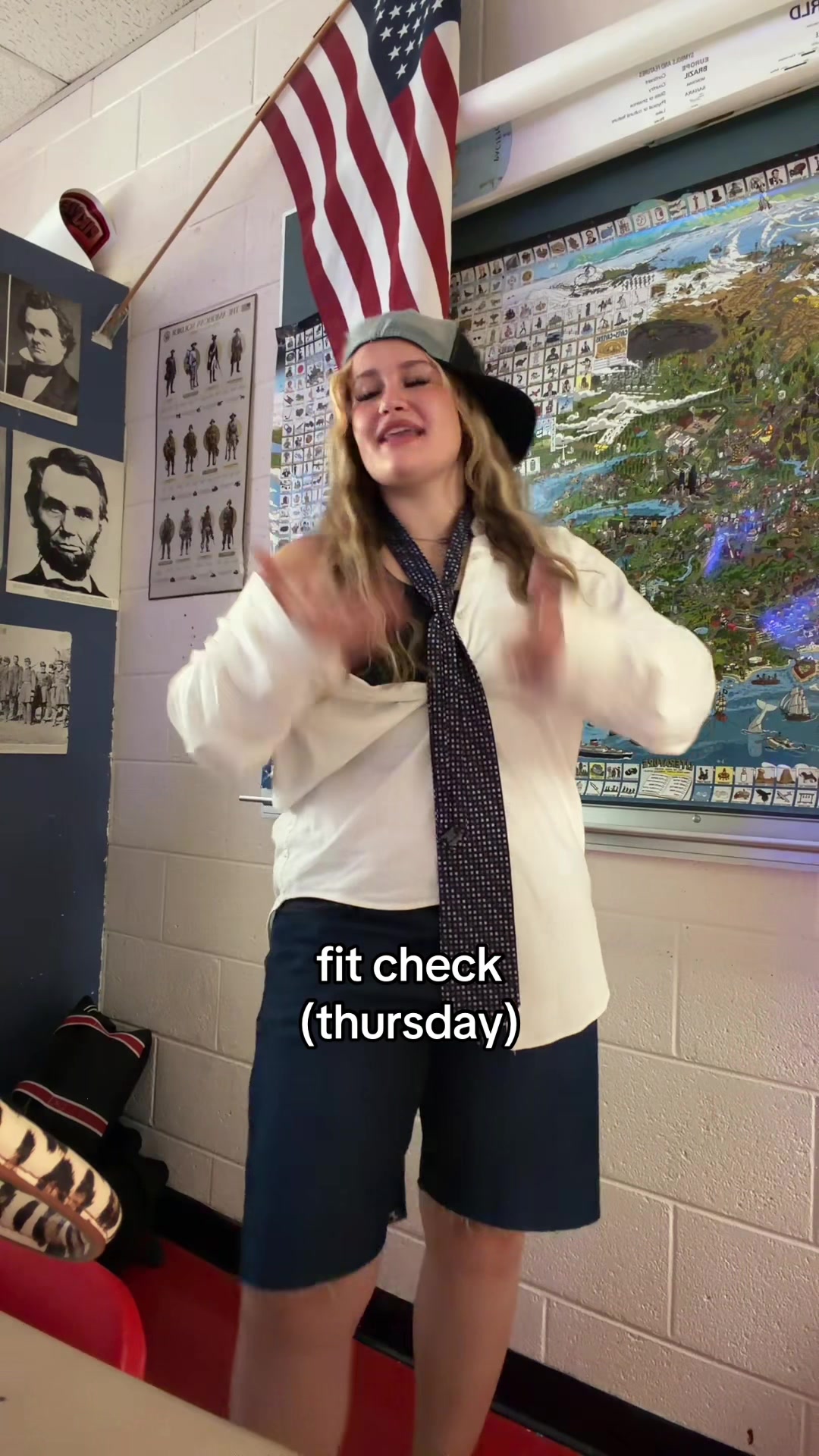 @𝐭 𝐚 𝐲 𝐥 𝐨 𝐫