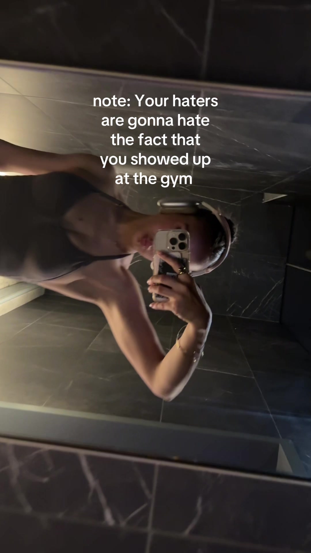 @Anni🪩🍒🏋️♀️