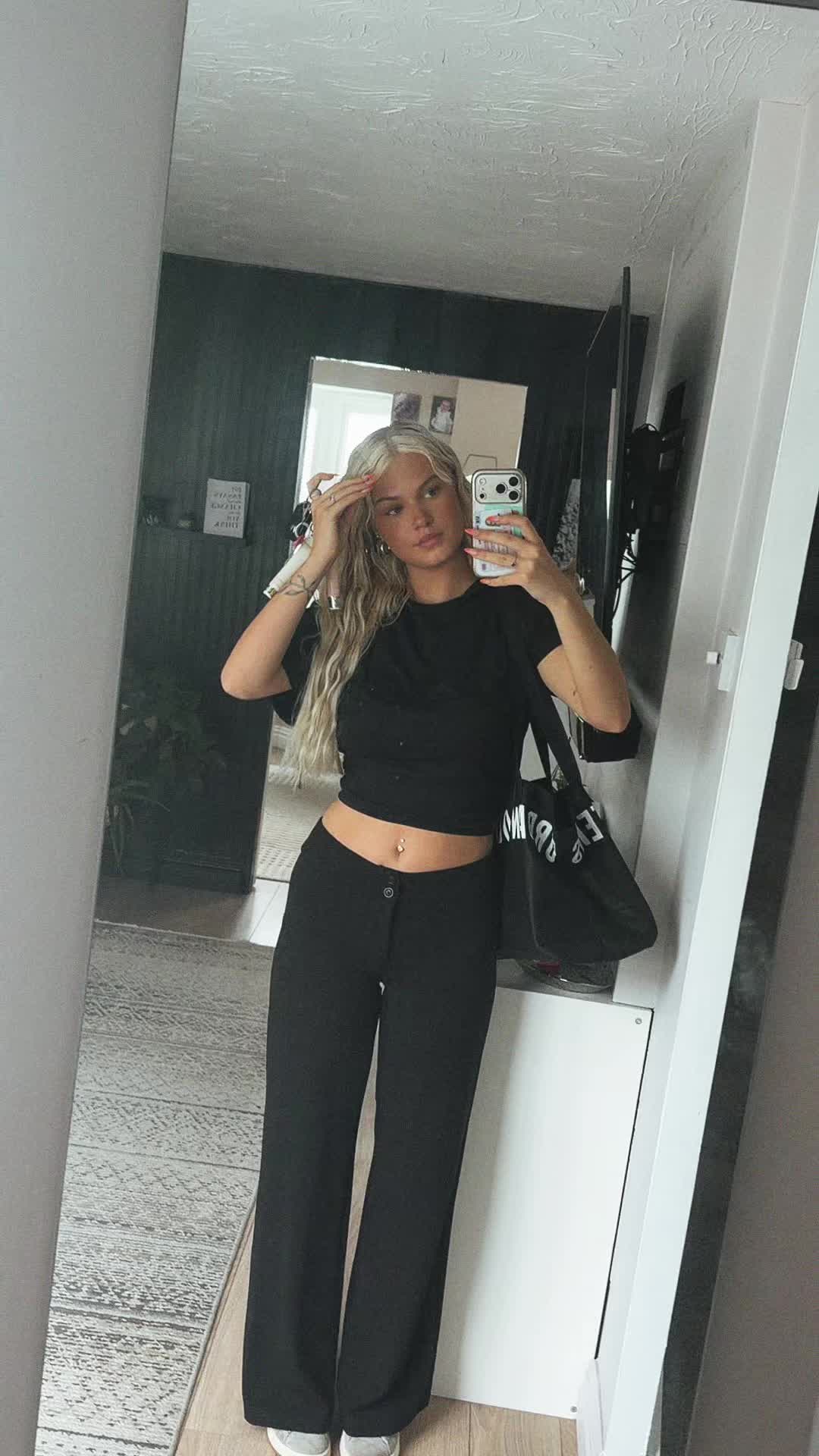 @Amelia 🖤