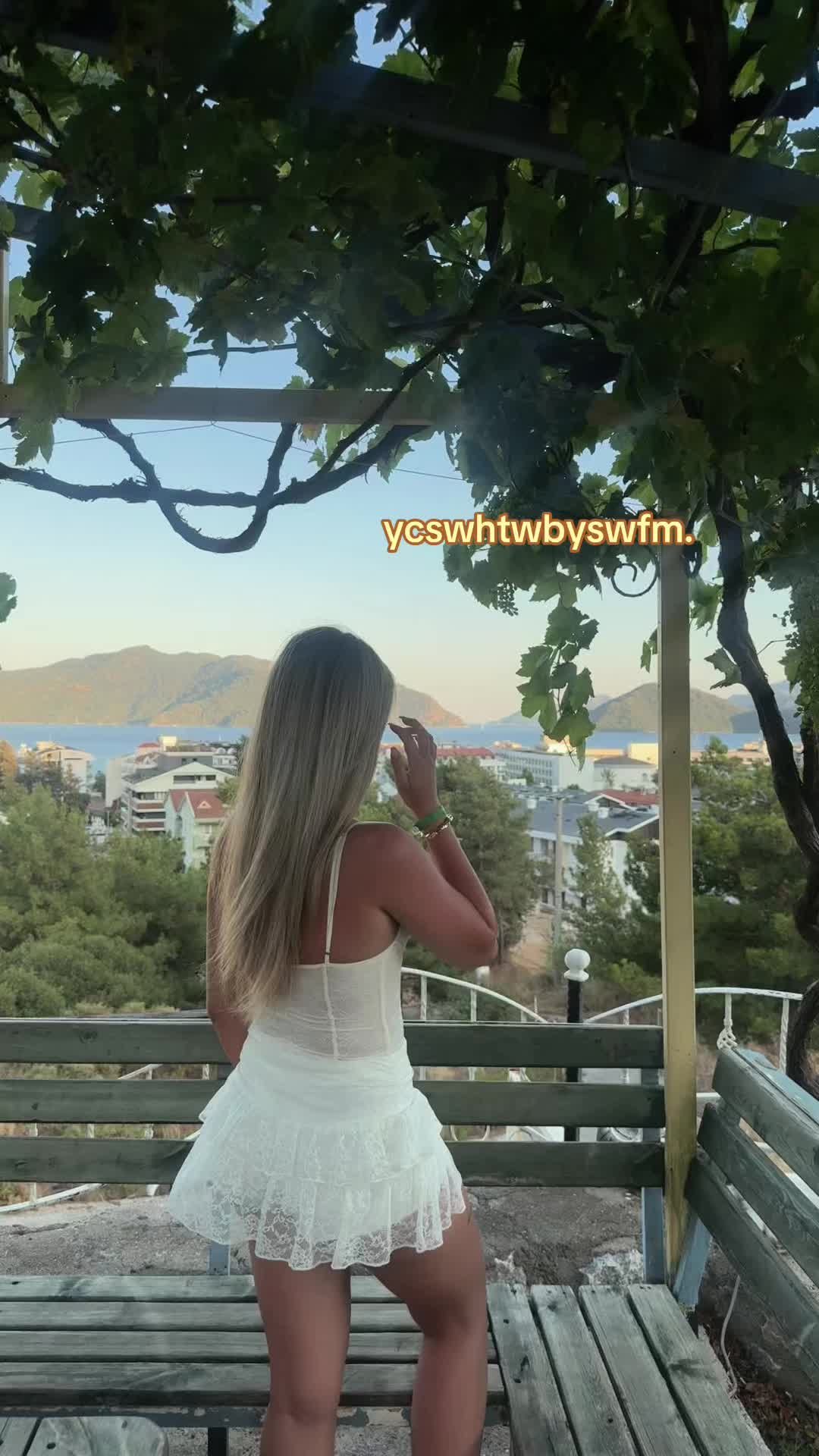 @1llegallybl0nde