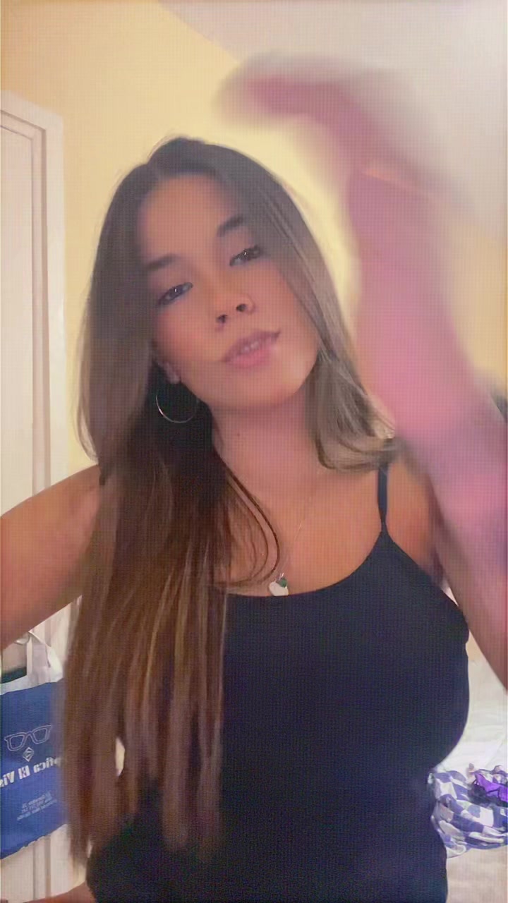 @Clau <3