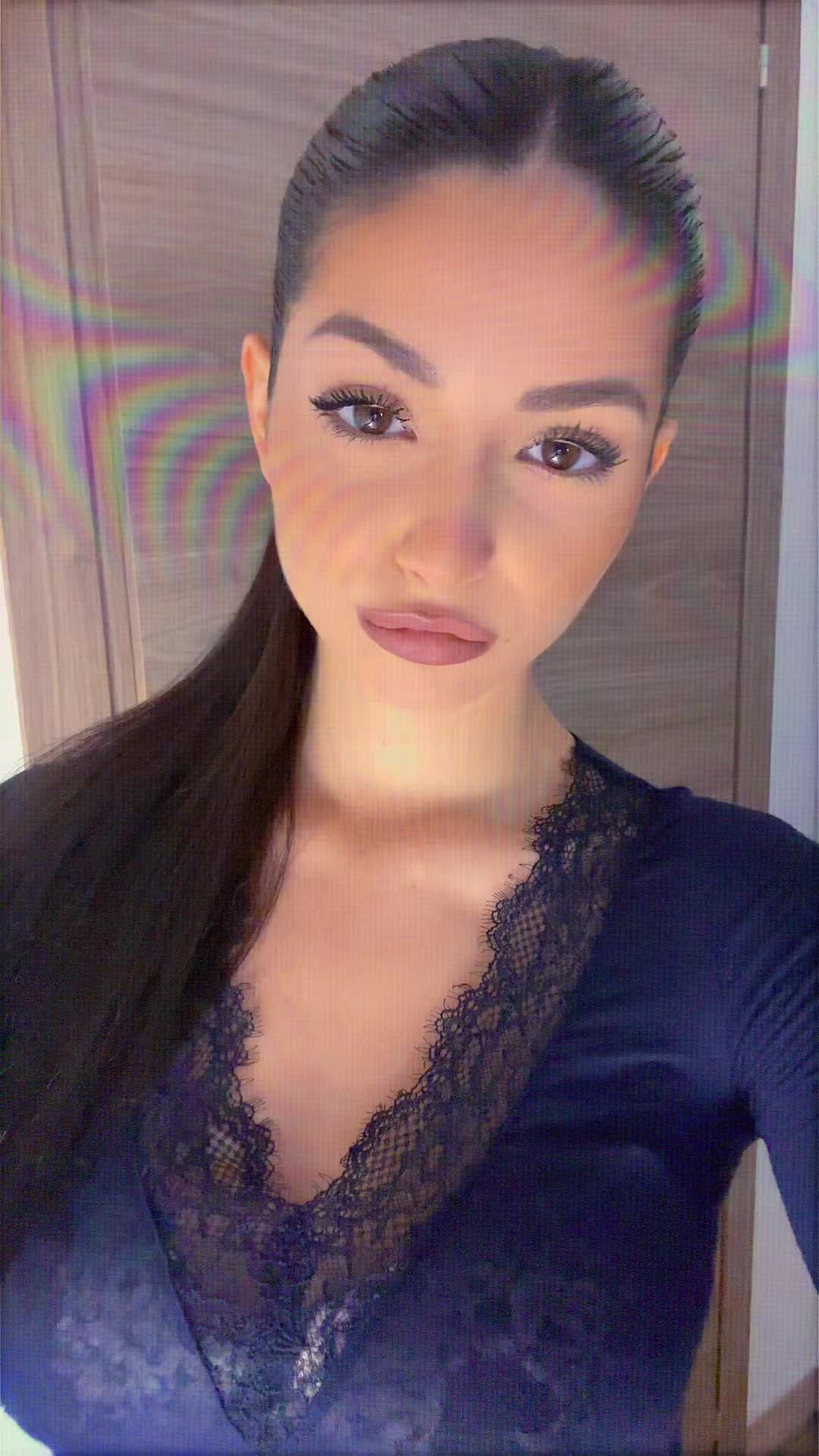@elenargiolas