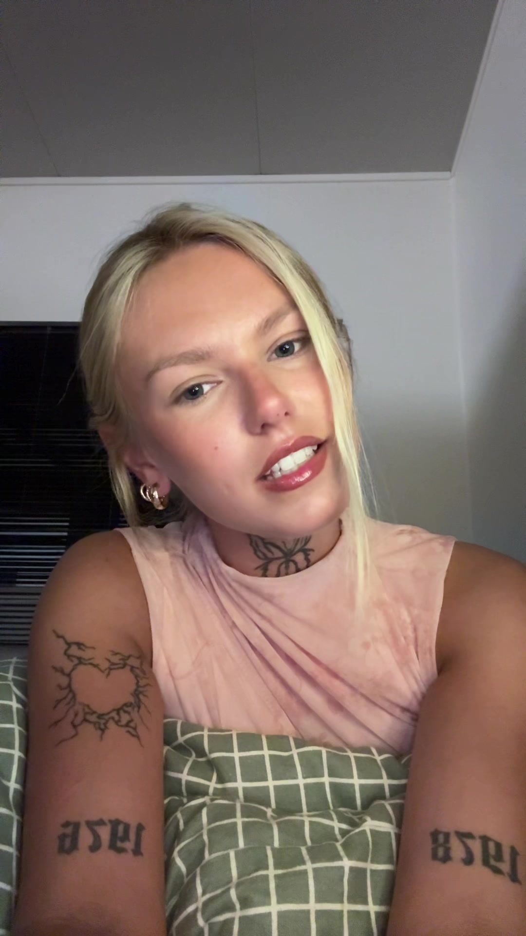 @loupsqq