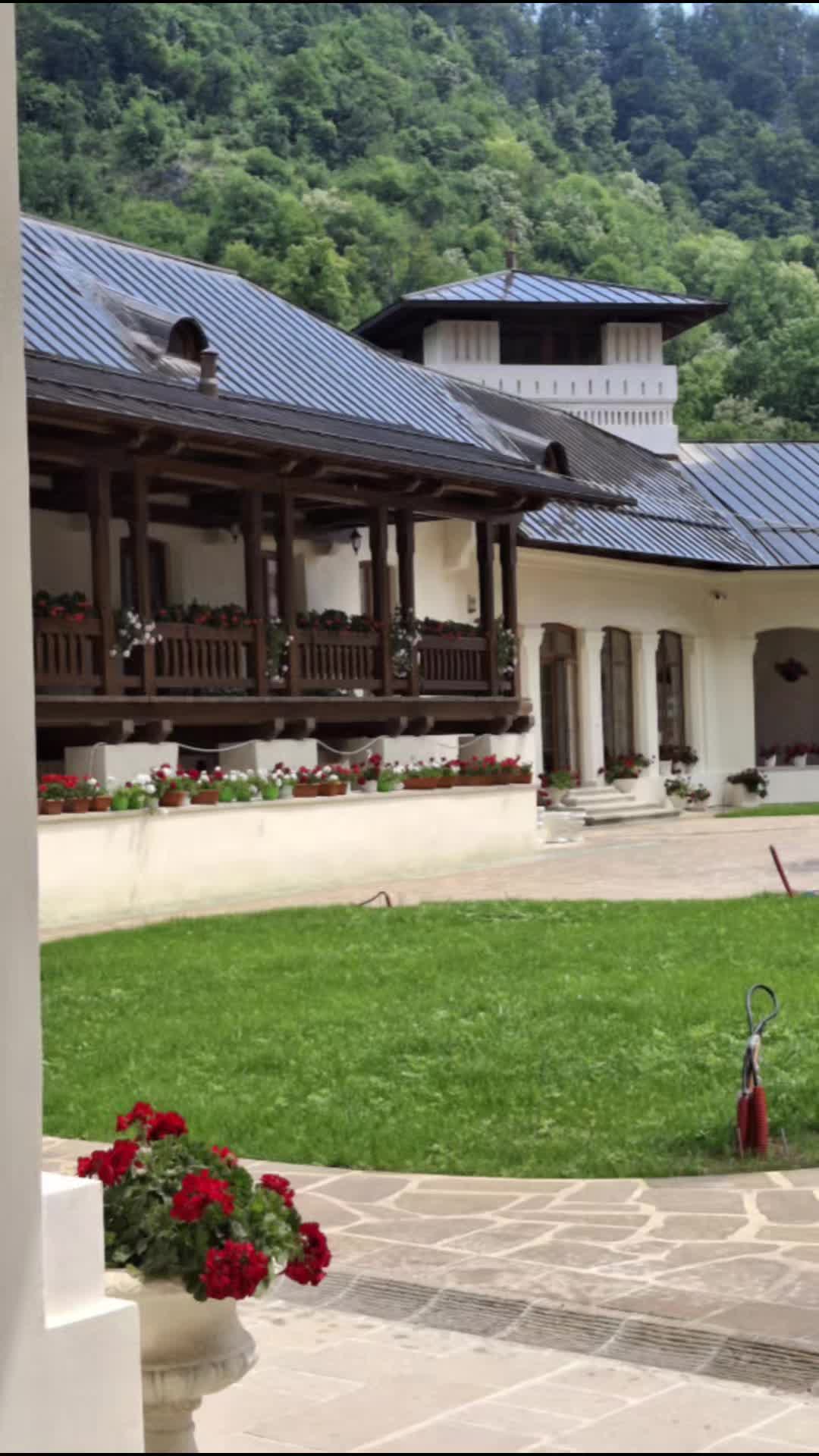 @_Constantin_Titi_