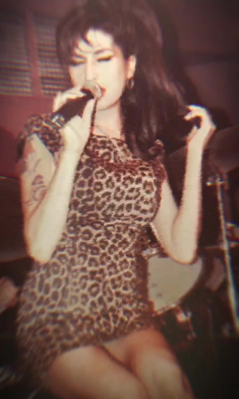 @amy_backtoblack