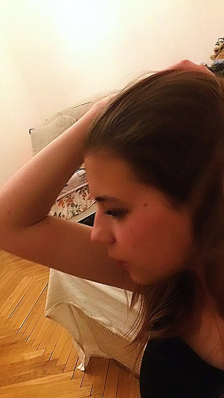 @Izabella Komaromi