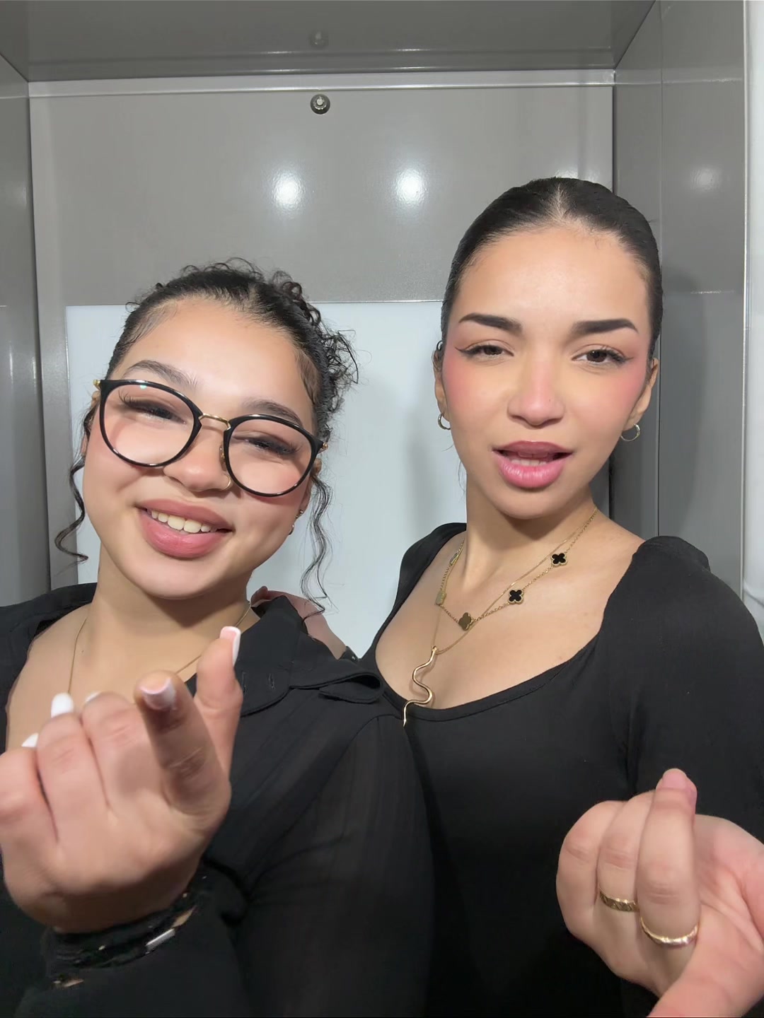 @sisters M.A🤞🏽