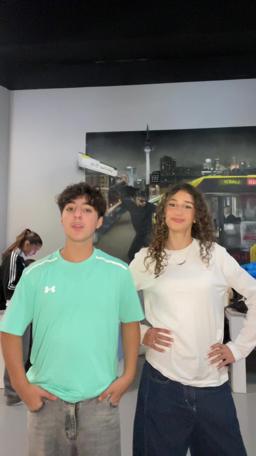 @𝐄𝐦𝐫𝐞