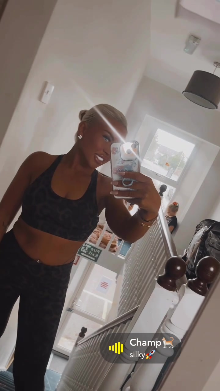 @KymBernadetteSmith🌸