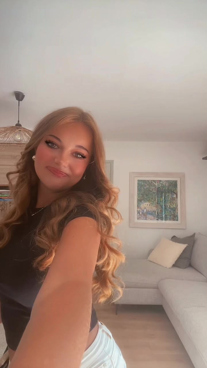 @✧・゚: ✧ 𝓑𝓵𝓸𝓷𝓭𝓲𝓮 ✧:・゚