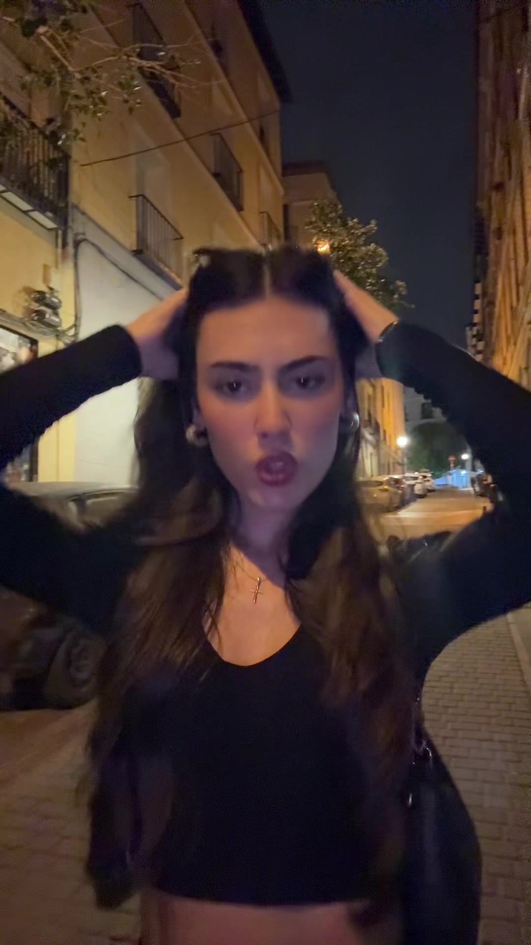 @LV