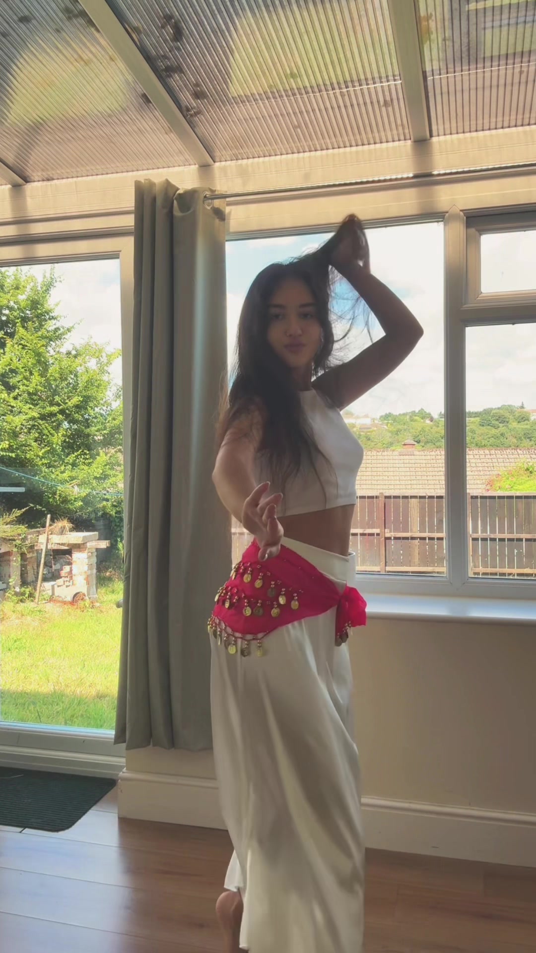 @lolabellydance