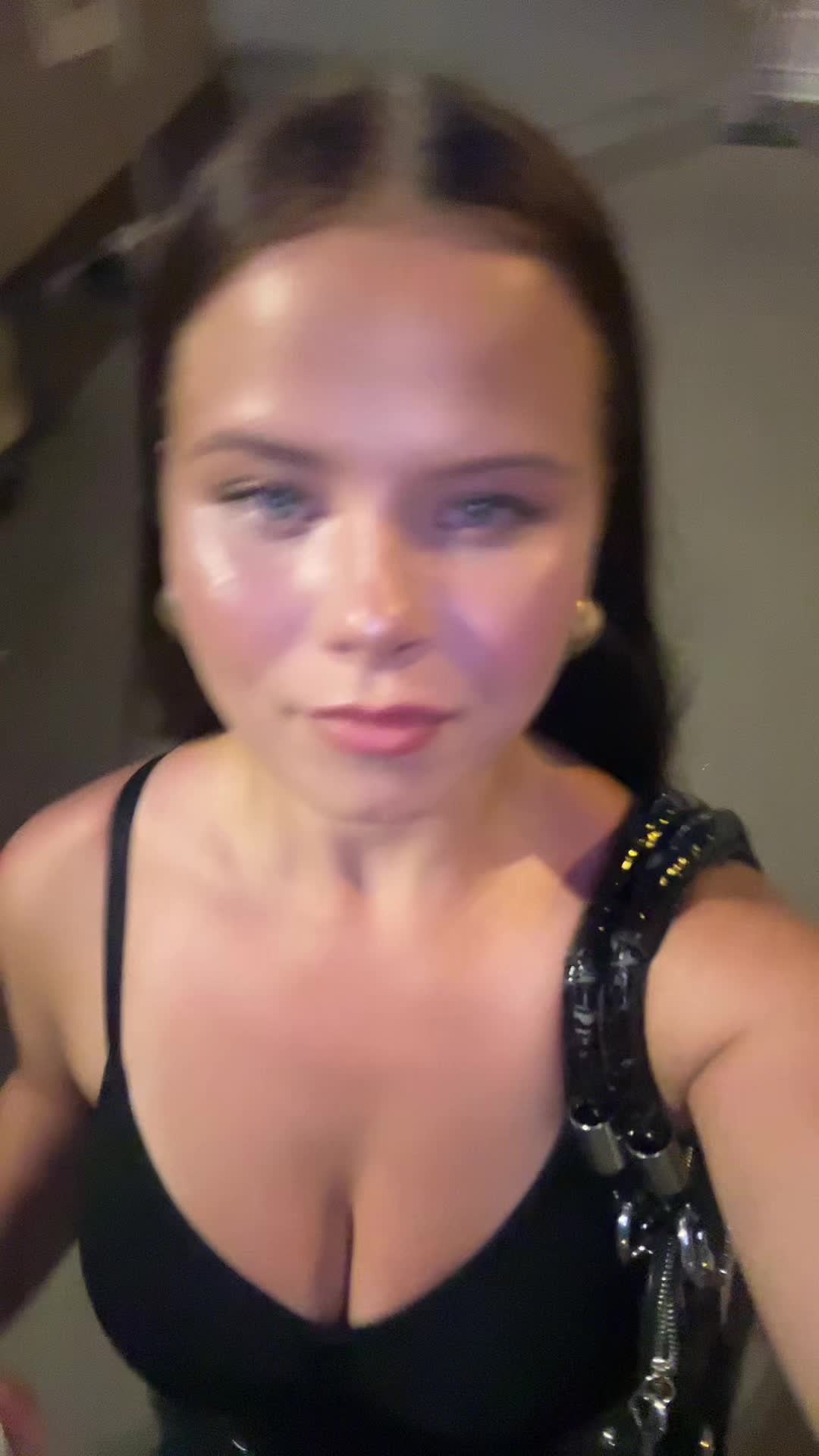 @Roosa