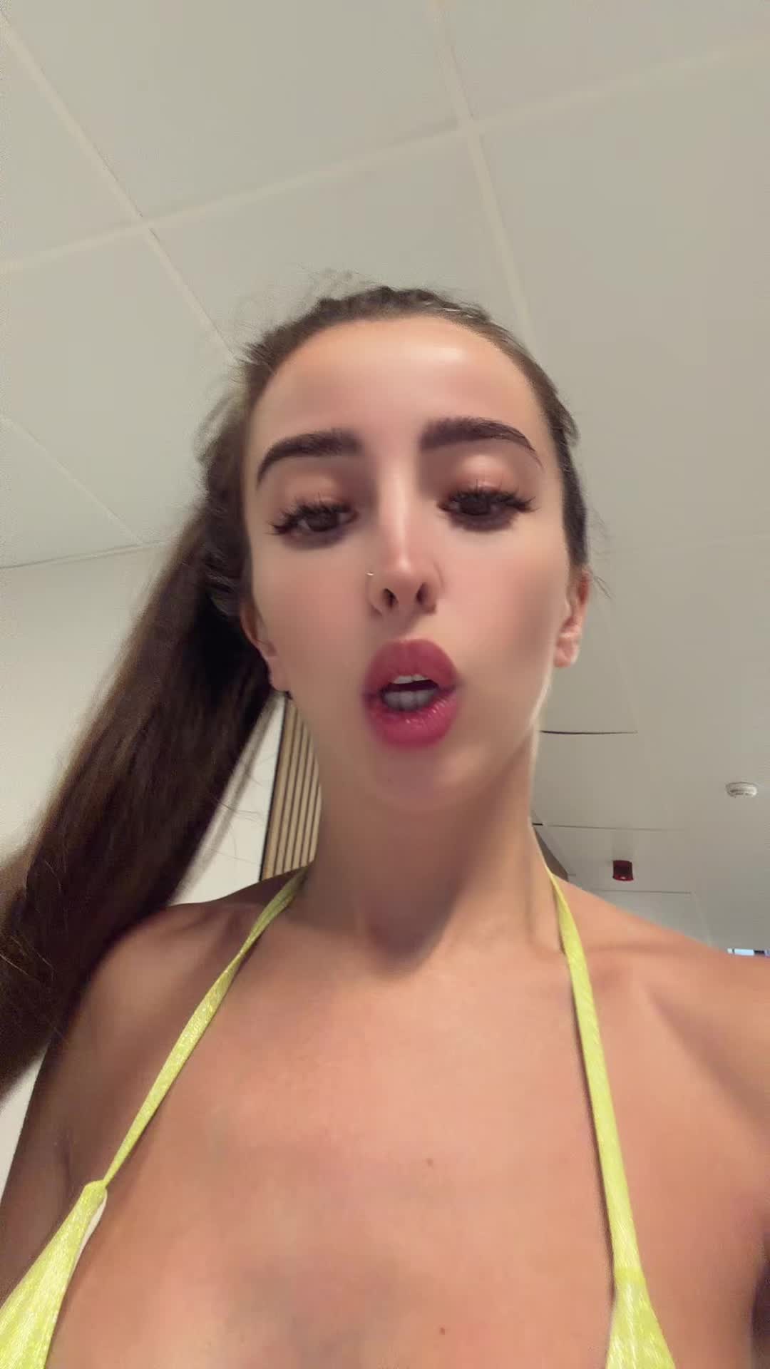 @nayiimtnez