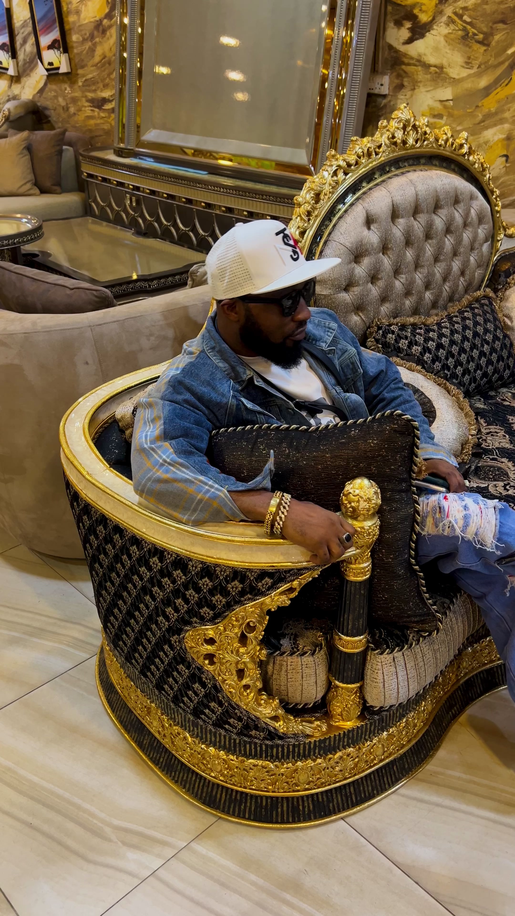 @viewsluxuryfurnitures