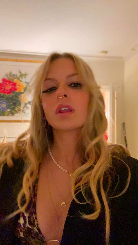 @Evaaaa