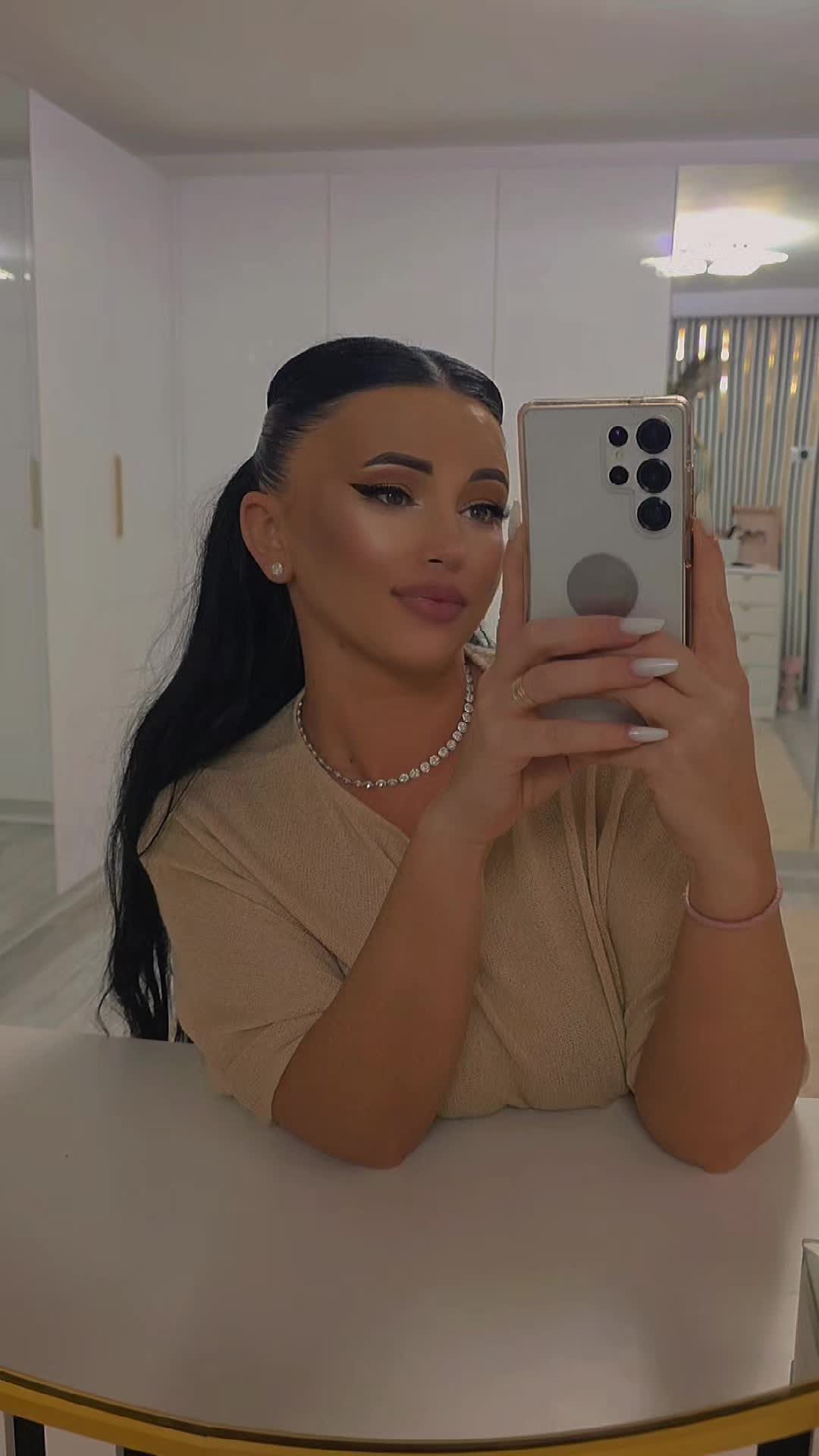 @Adina93