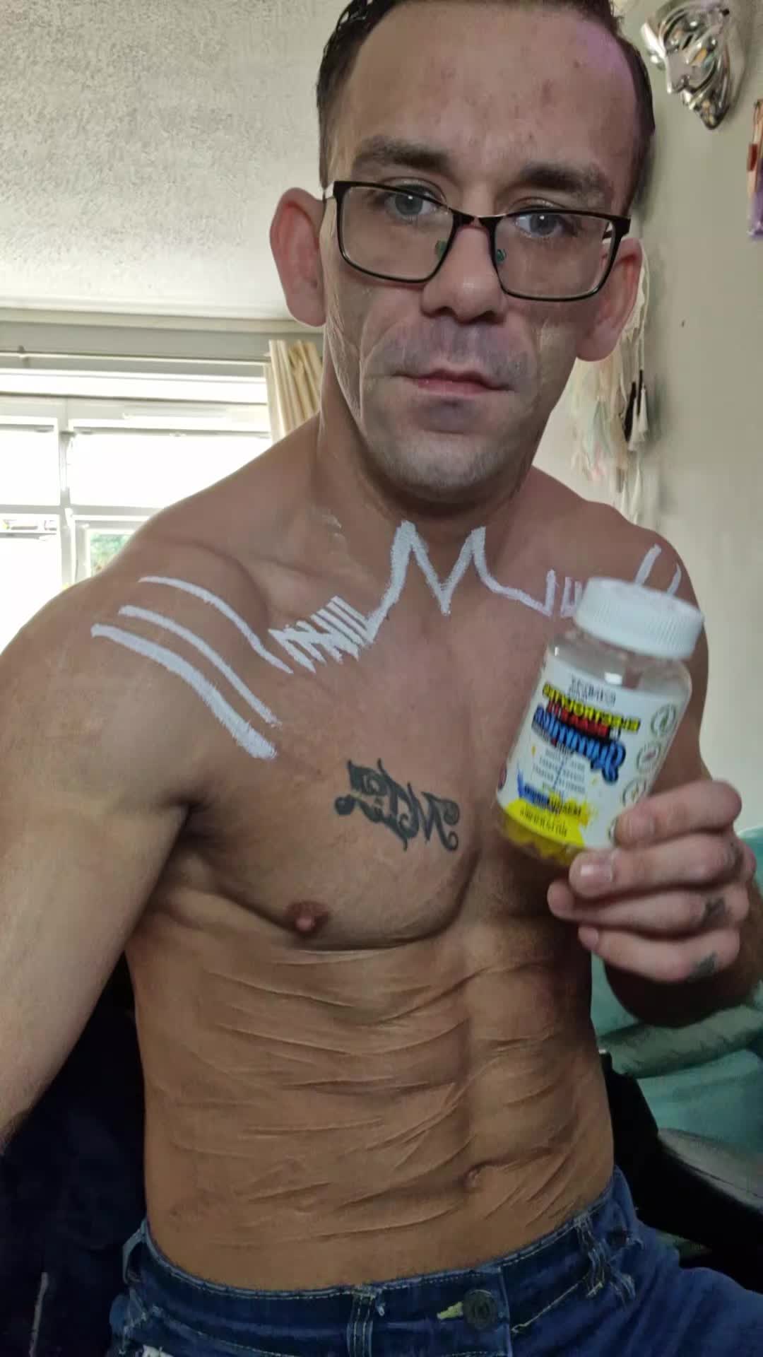 @Michael Lloyd/bodybuilder