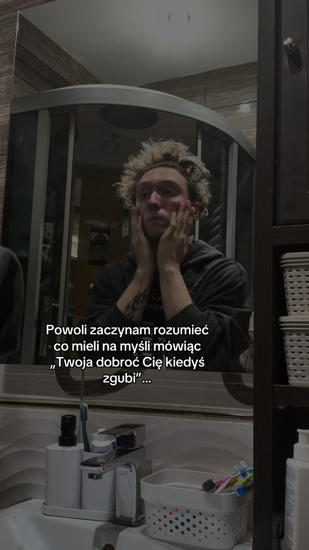 @xkrystian • ig: xkrystia_n <3
