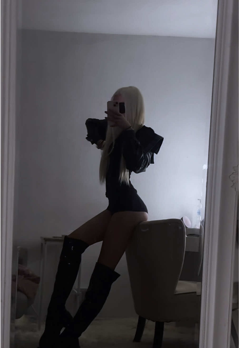 @⃟