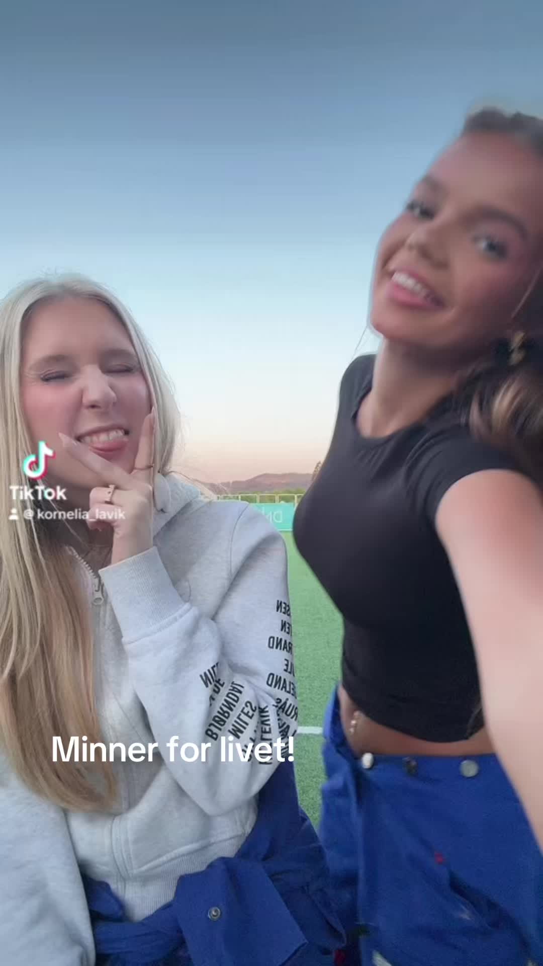@KORNELIA