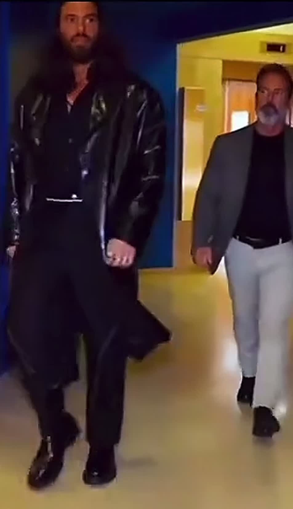 @Can Yaman 🖤ilMeglio 🖤