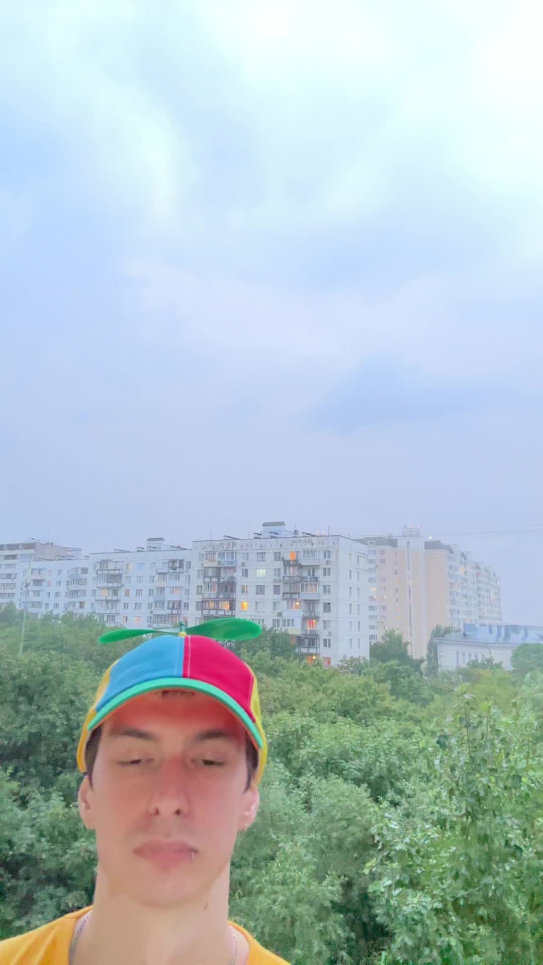 @Максим Зихель Лох