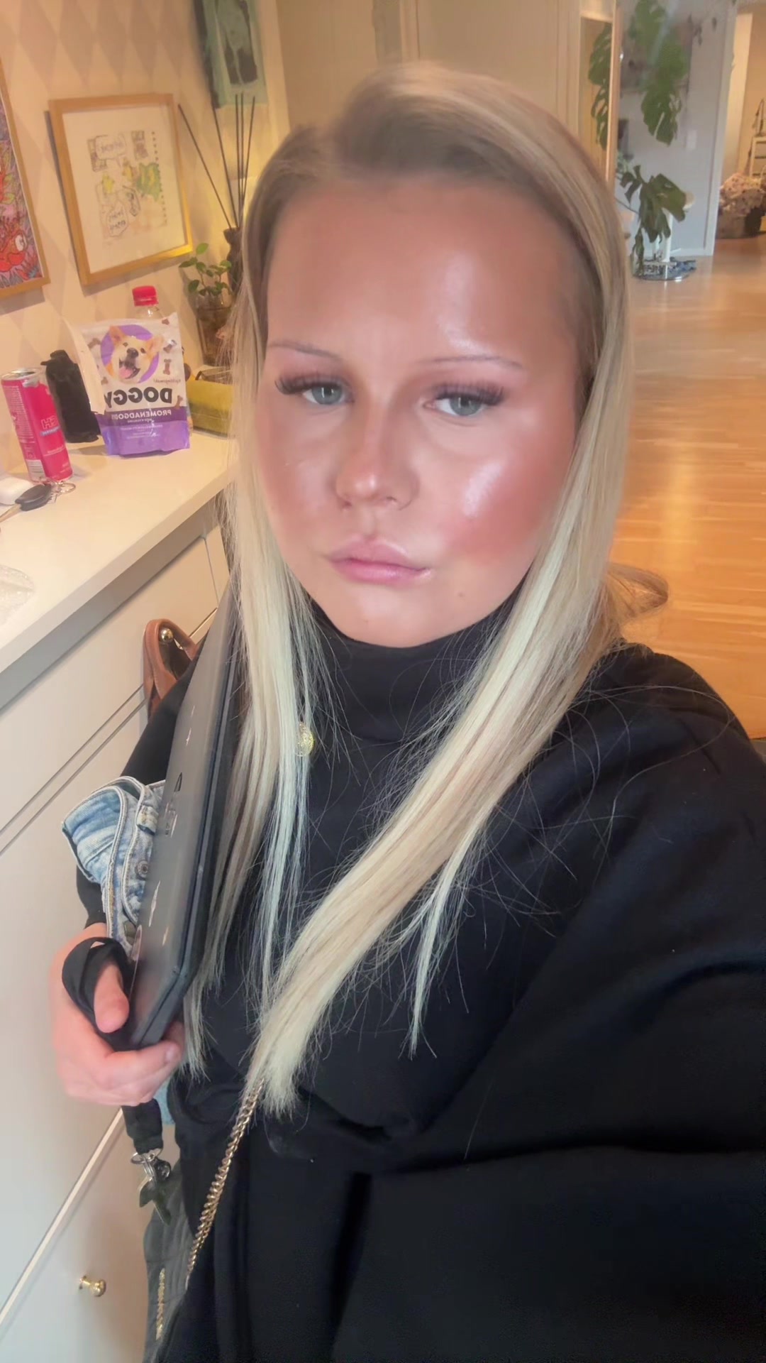 @Holly🛍️🥥🥂