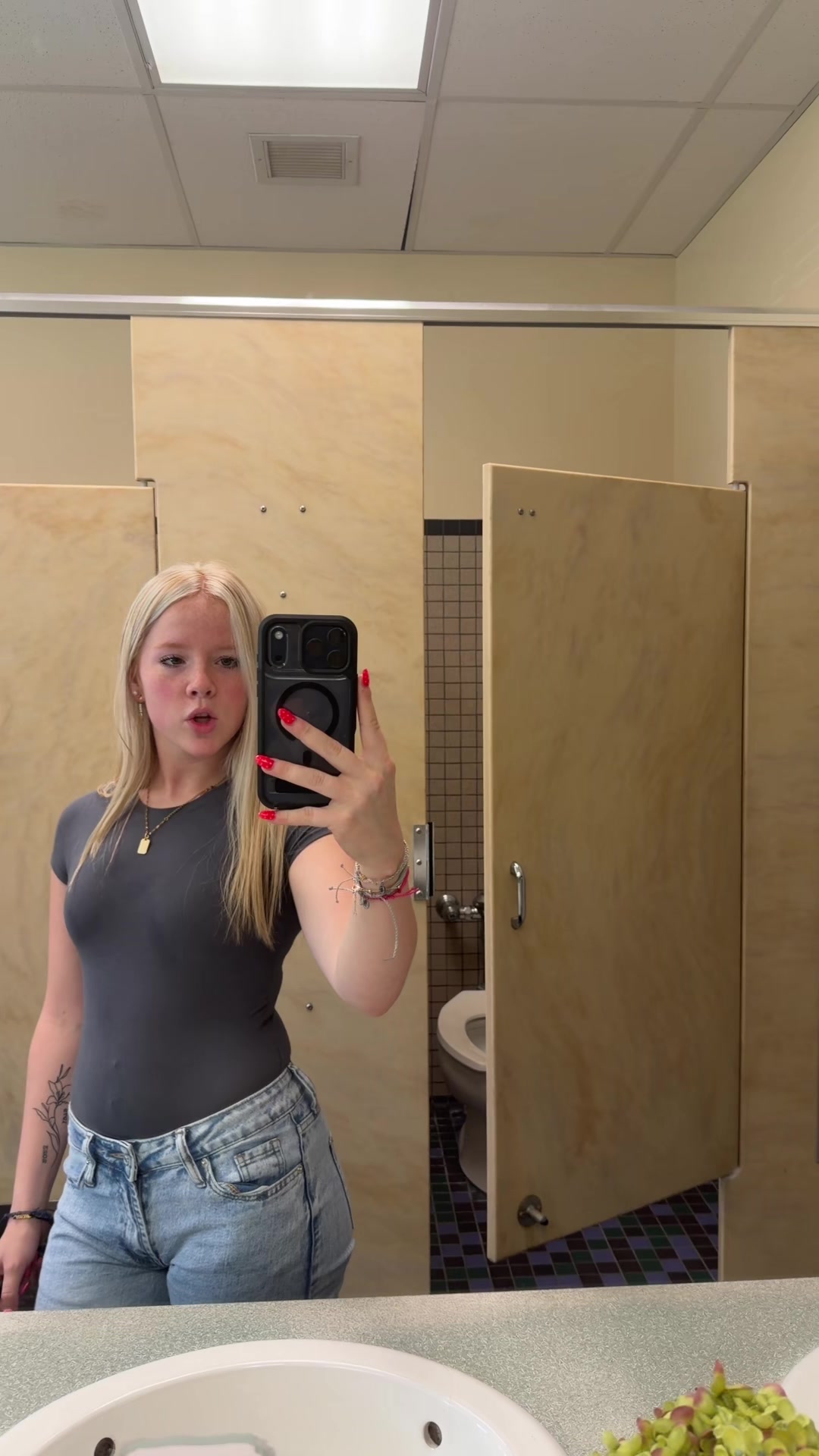 @haileyschwabbb
